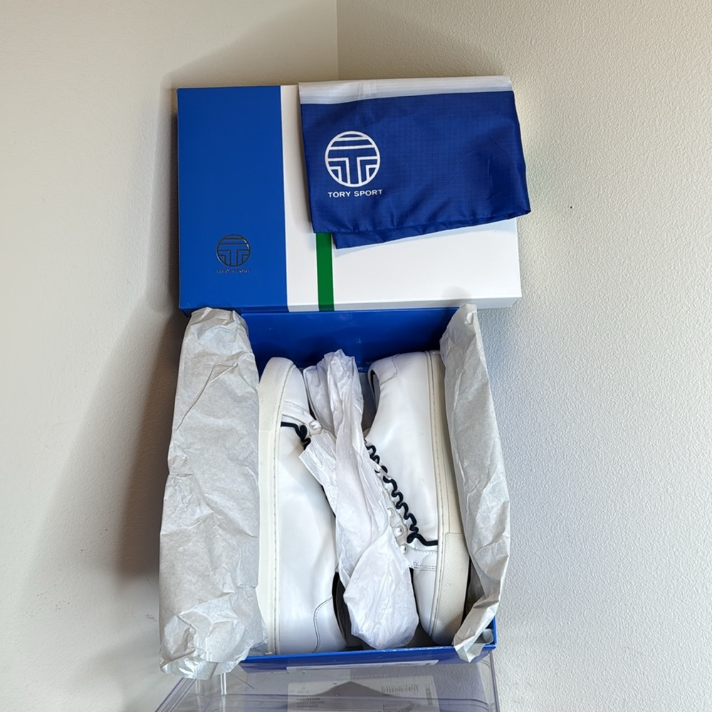 Tory Burch Women’s Ruffle Leather Sneaker, White and Navy, size 10 - Picture 2 of 13